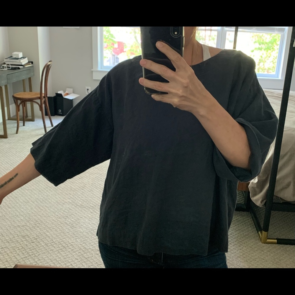 Boxy Linen Navy Cropped Top - Picture 6 of 6